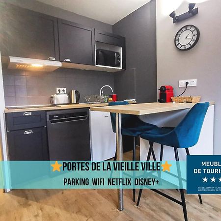 Portes De La Vieille Ville Анси Екстериор снимка